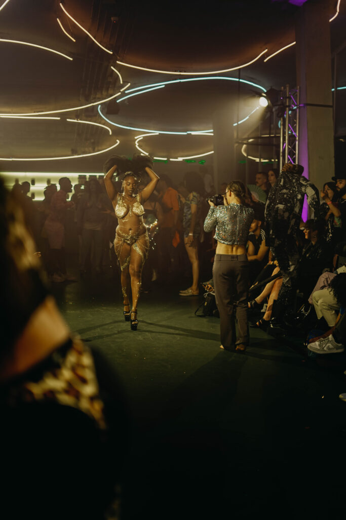 Utopia ball (by thinkandload)-290